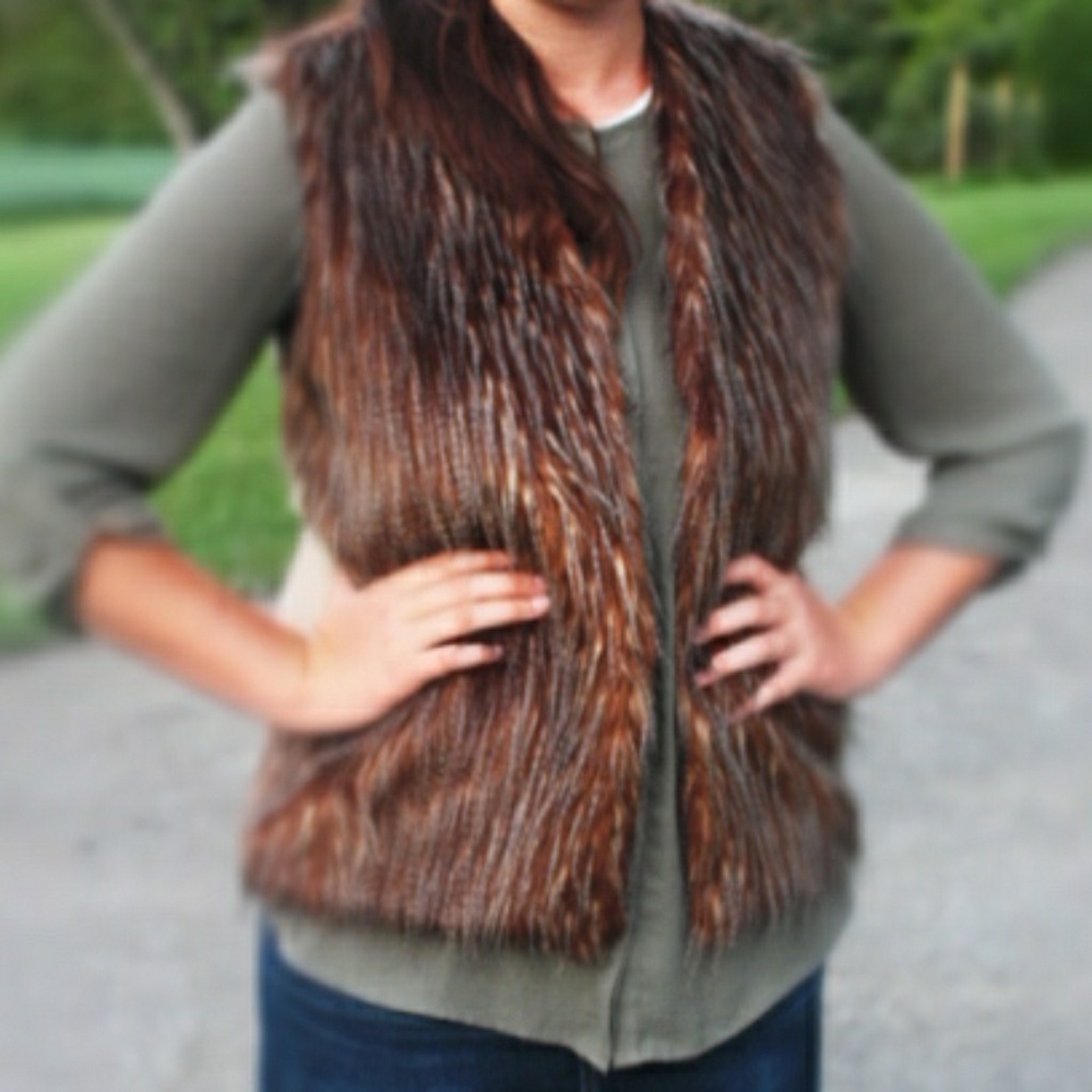 Super cute brown and tan fur vest size L